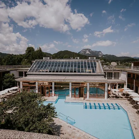 Dachstein Residenzen 巴特奥塞